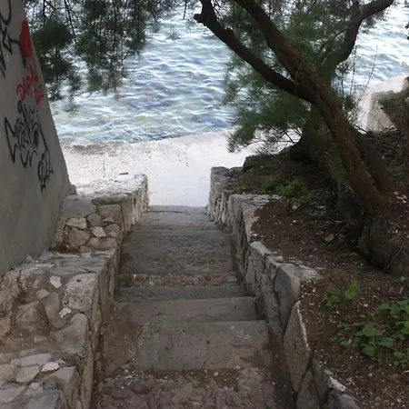 Beachfront Drazen, With Garden And Parking Apartamento