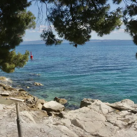 Apartamento Beachfront Drazen, With Garden And Parking