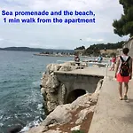Beachfront Drazen, With Garden And Parking