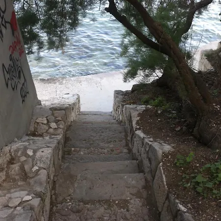 Beachfront Drazen, With Garden And Parking Apartament