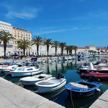 Beachfront Drazen, With Garden And Parking Apartament