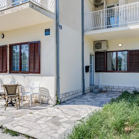 Beachfront Drazen, With Garden And Parking * سبليت