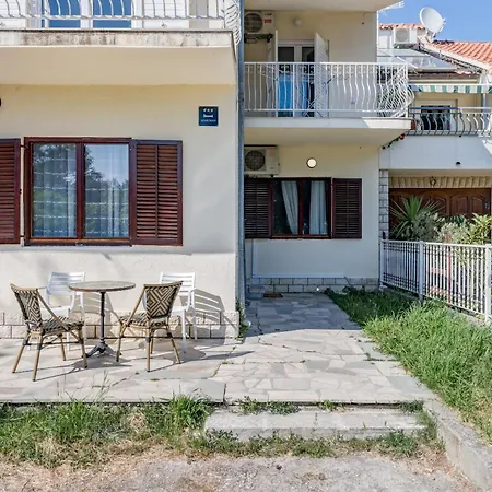 Beachfront Drazen, With Garden And Parking Apartament *