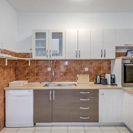 Apartment Beachfront Drazen, With Garden And Parking *