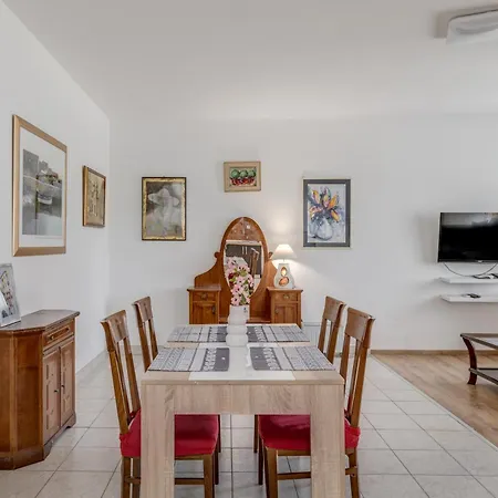 Beachfront Drazen, With Garden And Parking *